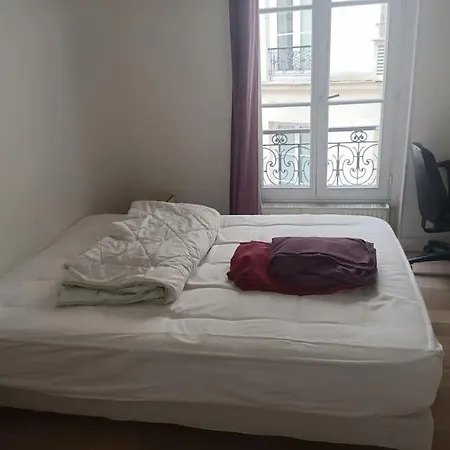 2 & 2 Double-bed In An Exclusive Appartamento Parigi